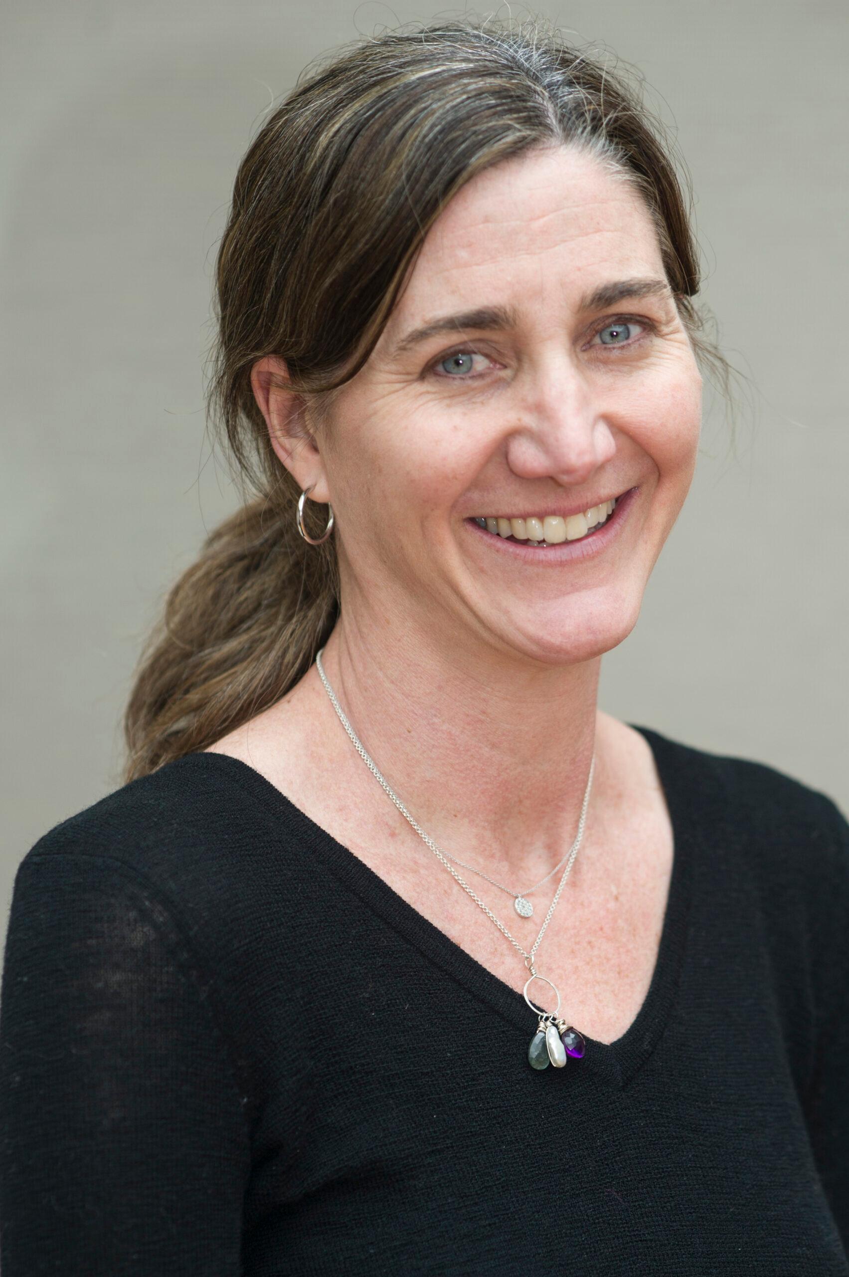 Headshot of Elizabeth Kane