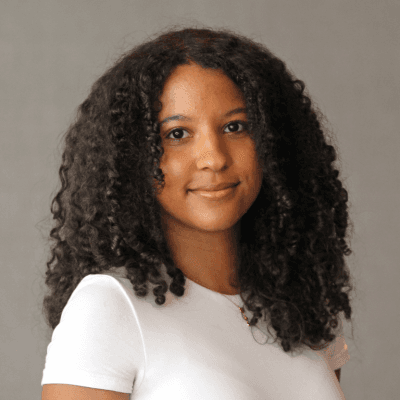 Headshot of Seara Grundhoefer, analyst, research, at the Center for Effective Philanthropy.