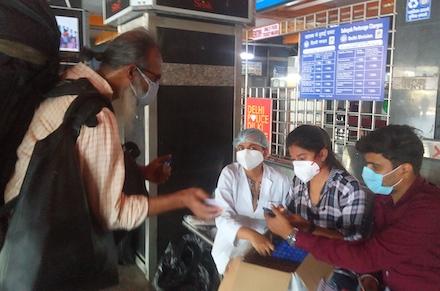 People waiting to do PCR testing