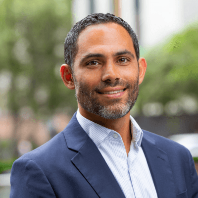 Headshot of Javier Hernandez, director of investments at the California Wellness Foundation.